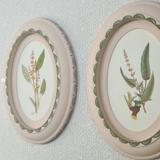 Set of 2 Botanical Prints in Oval Frames